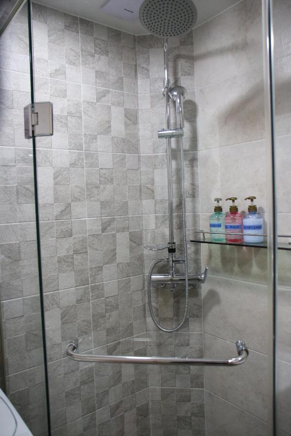 Hongdae Residence-2 1min From Hongik Uni Station Exit #1 Căn hộ Seoul